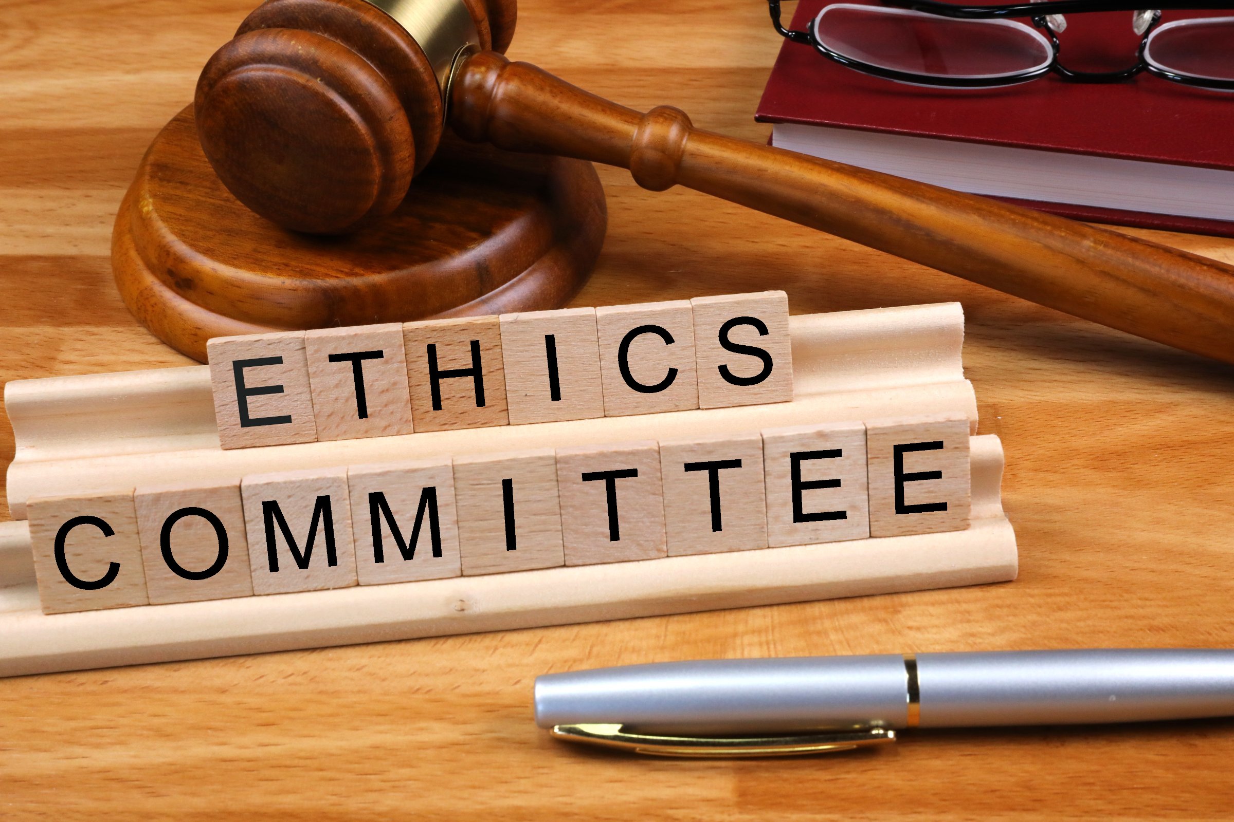 PREPARATION OF THE DOCUMENTS REQUIRED FOR THE ETHICS COMMITTEE AND THE FIRST APPLICATION FILE OF THE MINISTRY OF HEALTH AND COLLECTION OF THESE DOCUMENTS FROM THE SITES